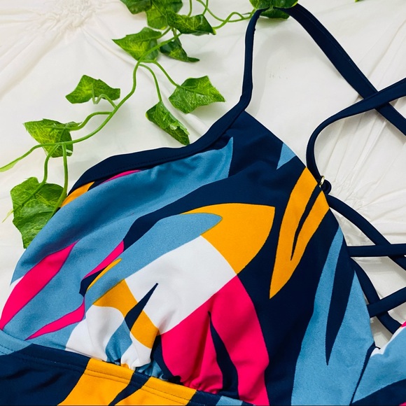 Pattern Swim Top - Picture 4 of 7